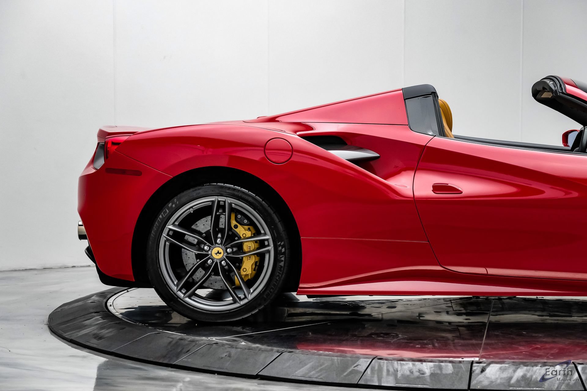 Used 2018 Ferrari 488 Spider RWD image 28