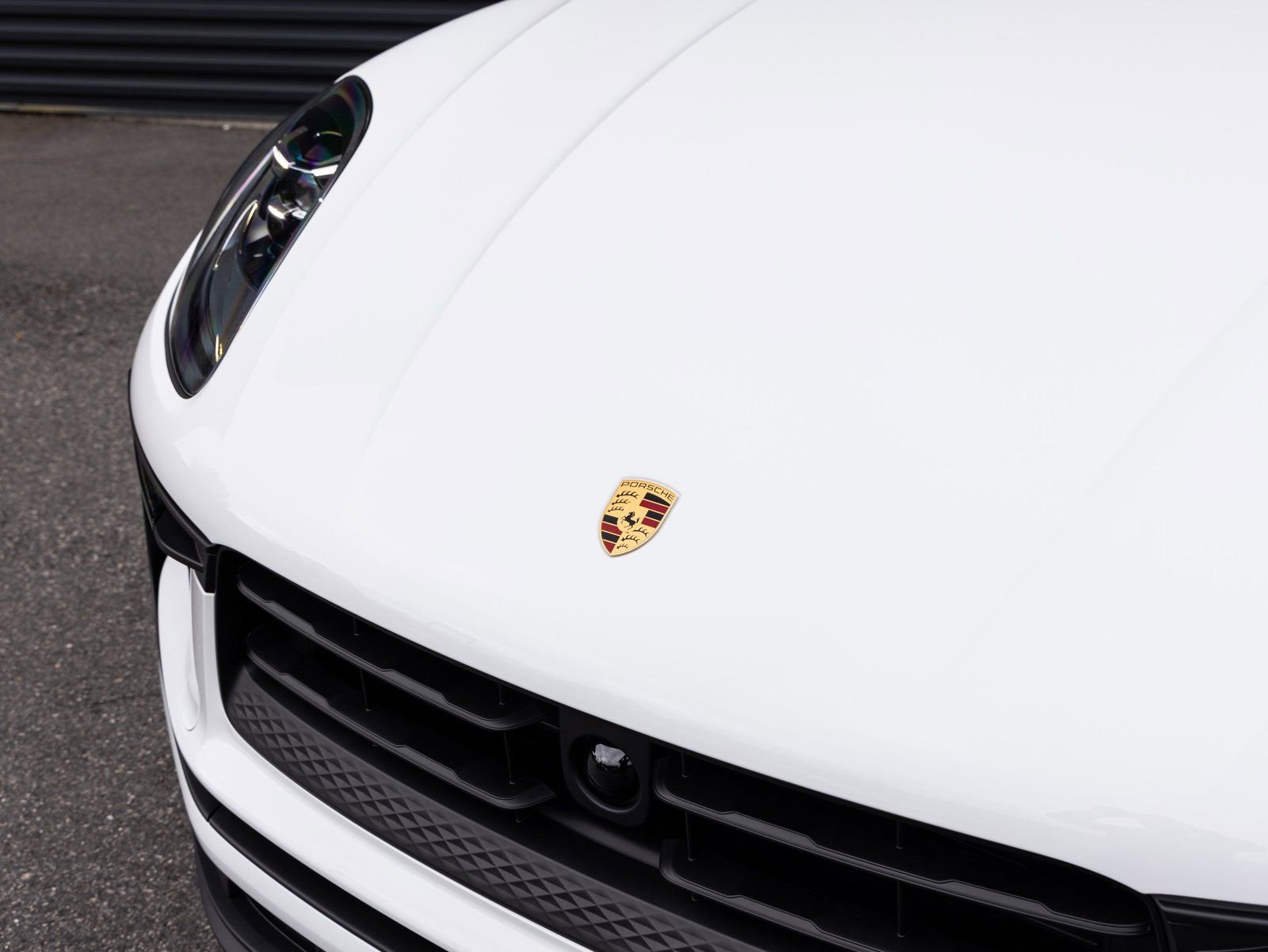 Certified 2026 Porsche Macan image 10