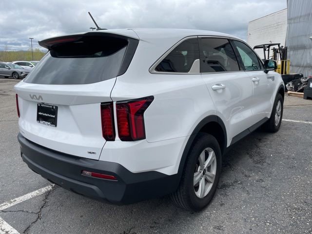 Certified 2023 Kia Sorento LX AWD/4WD image 5
