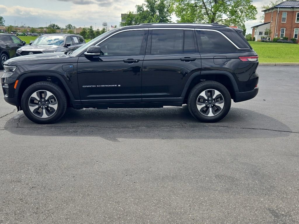 Used 2022 Jeep Grand Cherokee Limited 4xe w/ Luxury Tech Group II AWD/4WD image 4