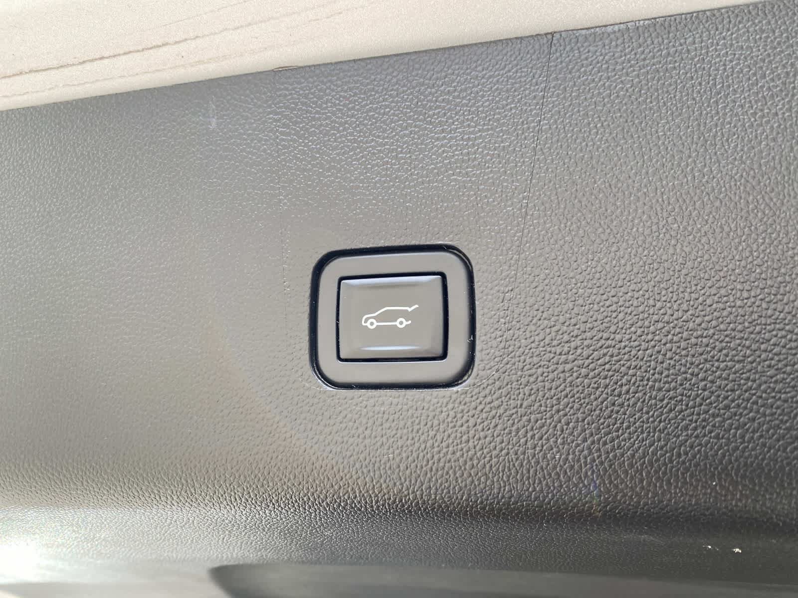 Used 2021 Chevrolet Traverse LT FWD image 15