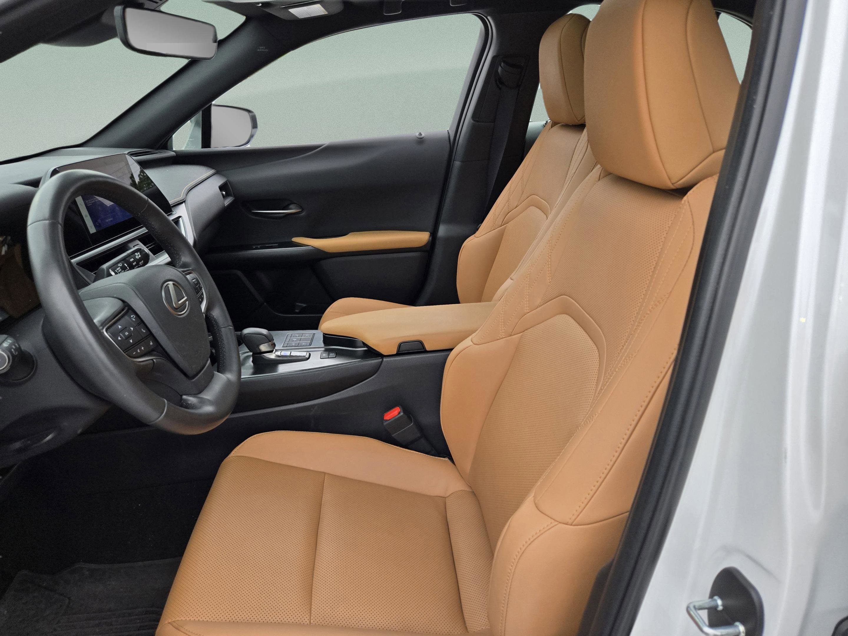 Used 2025 Lexus UX 300h FWD w/ Accessory Package (Z2) image 12