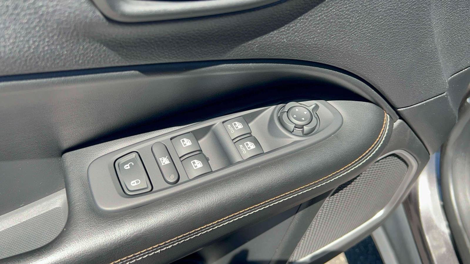 Used 2019 Jeep Compass Latitude w/ Cold Weather Group AWD/4WD image 22