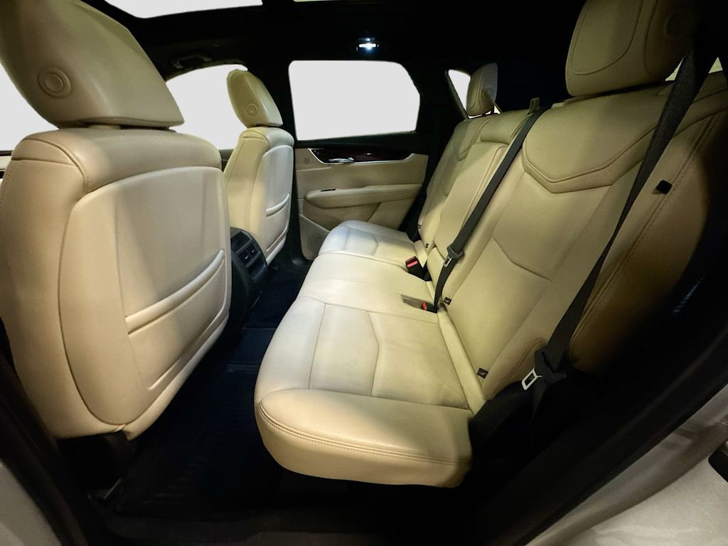 Used 2018 Cadillac XT5 Luxury w/ Driver Awareness Package image 30