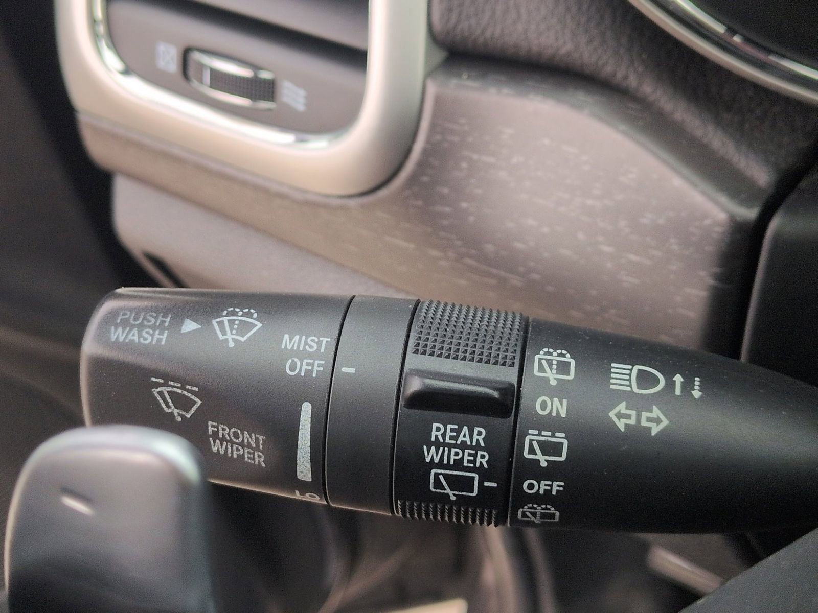 Used 2015 Jeep Grand Cherokee Altitude image 33