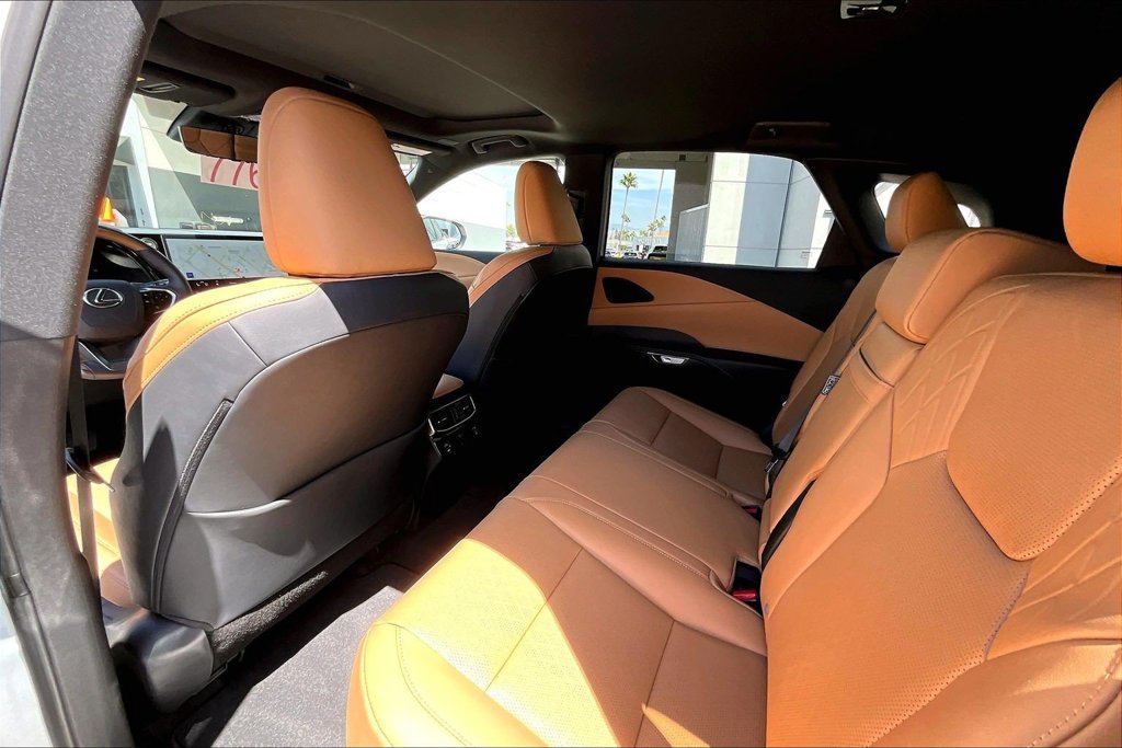Used 2025 Lexus RX 350 w/ Convenience Package AWD/4WD image 16