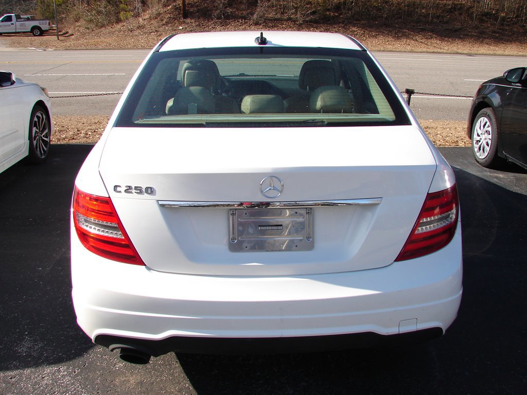 Used 2014 Mercedes-Benz C 250 Sedan image 4