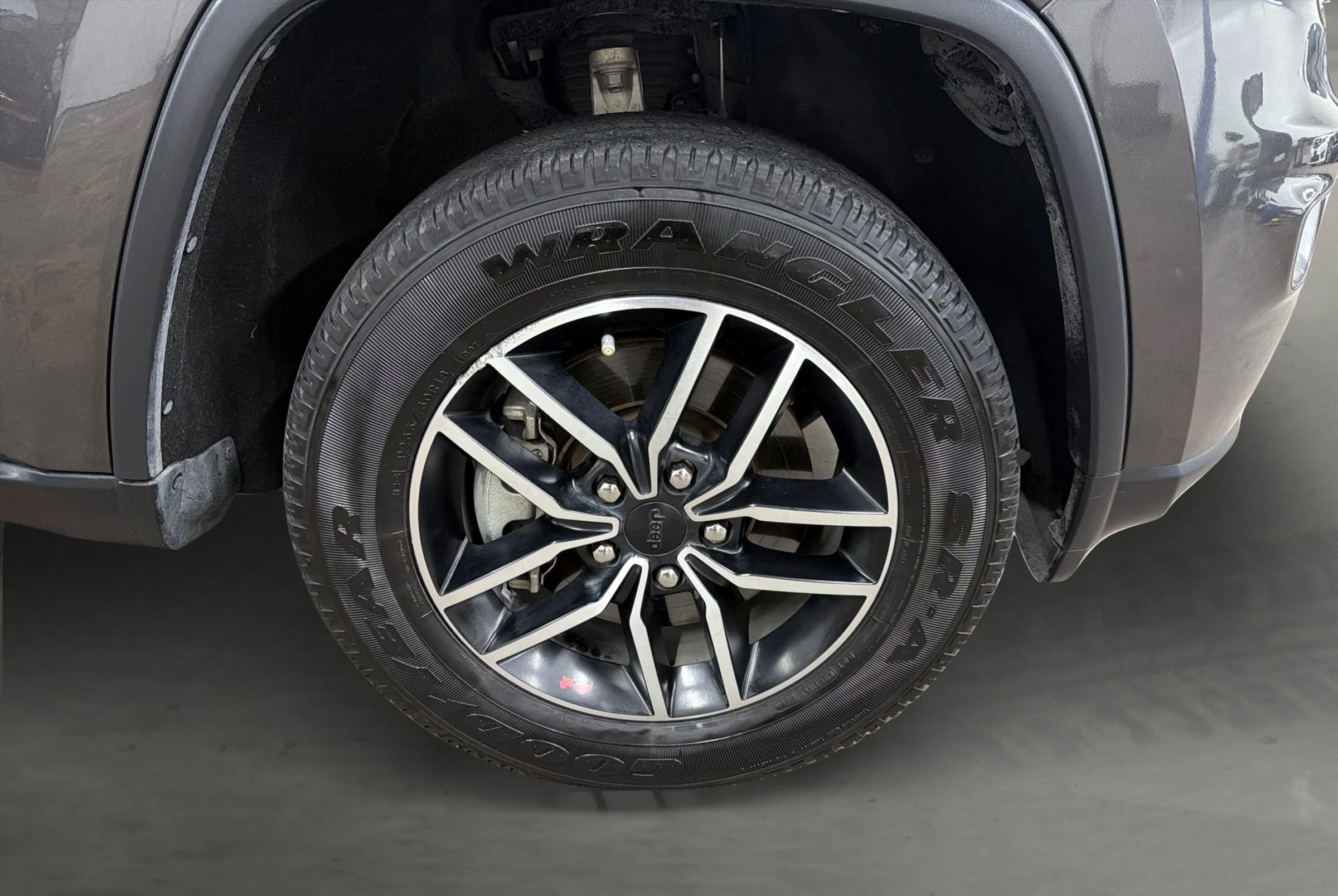 Used 2020 Jeep Grand Cherokee Trailhawk w/ Premium Lighting Group AWD/4WD image 50