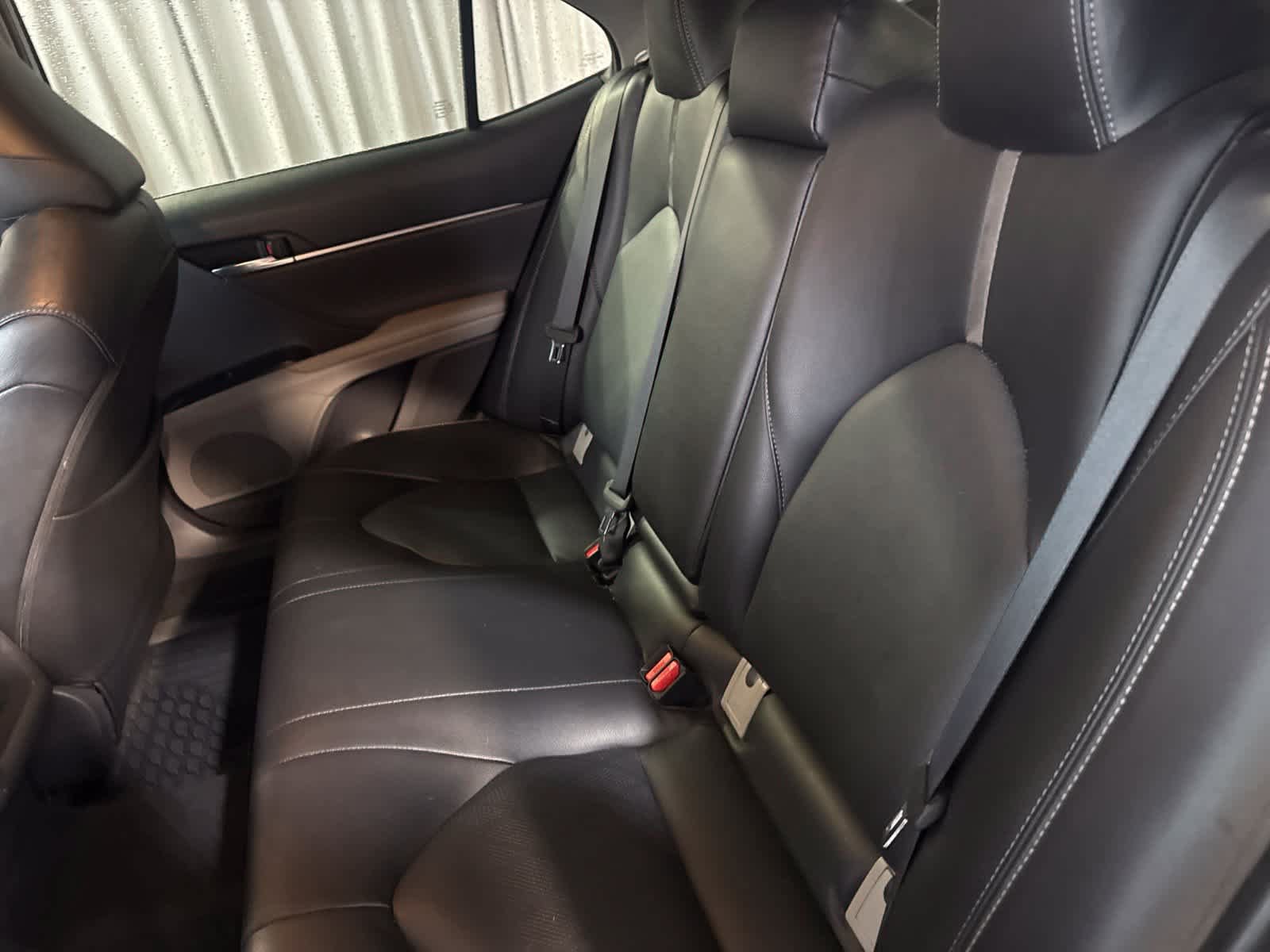 Used 2018 Toyota Camry SE FWD image 13