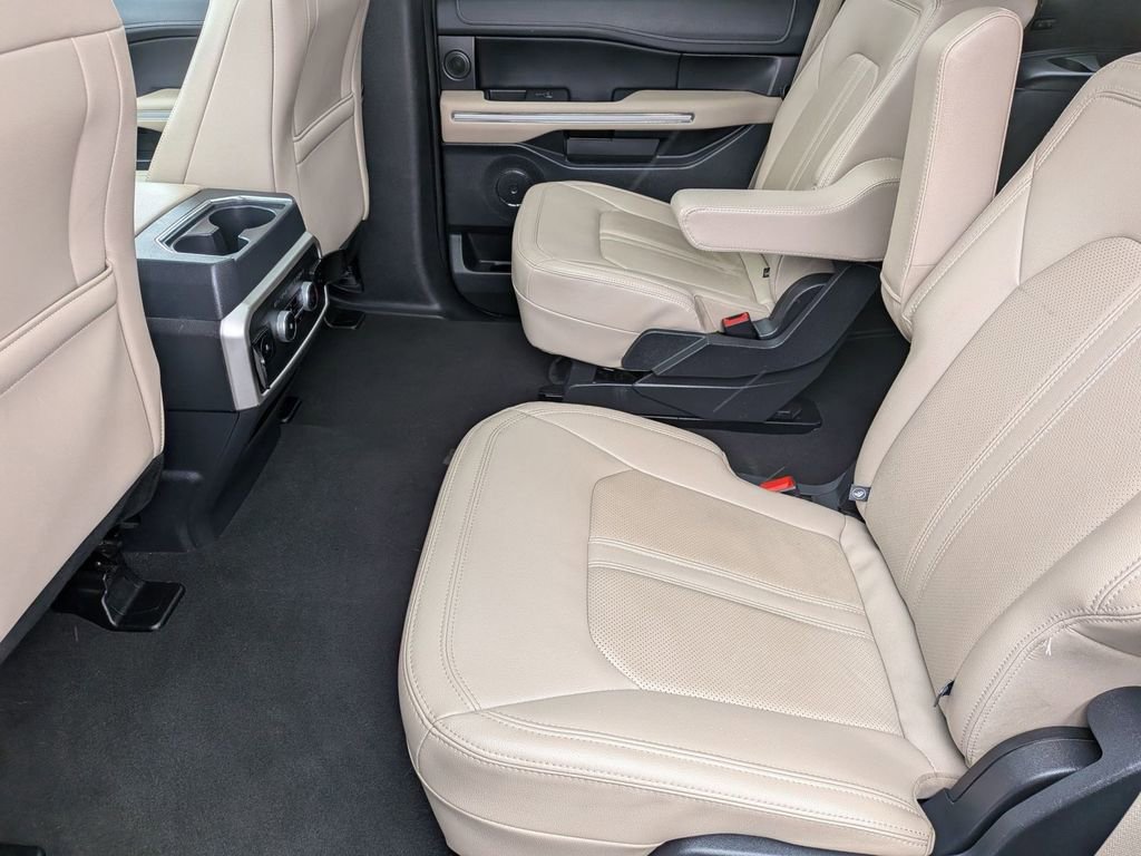 Used 2024 Ford Expedition Limited image 33
