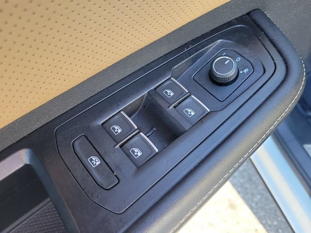 Certified 2024 Volkswagen Atlas Cross Sport SE FWD image 15