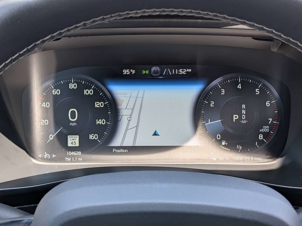 Used 2020 Volvo XC40 T4 R-Design FWD image 41