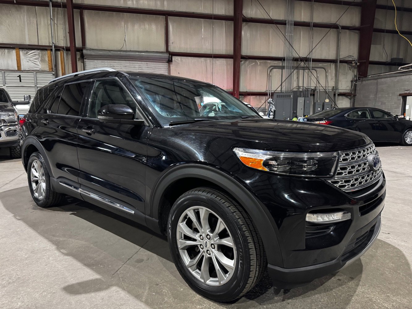 Used 2021 Ford Explorer Limited AWD/4WD image 2