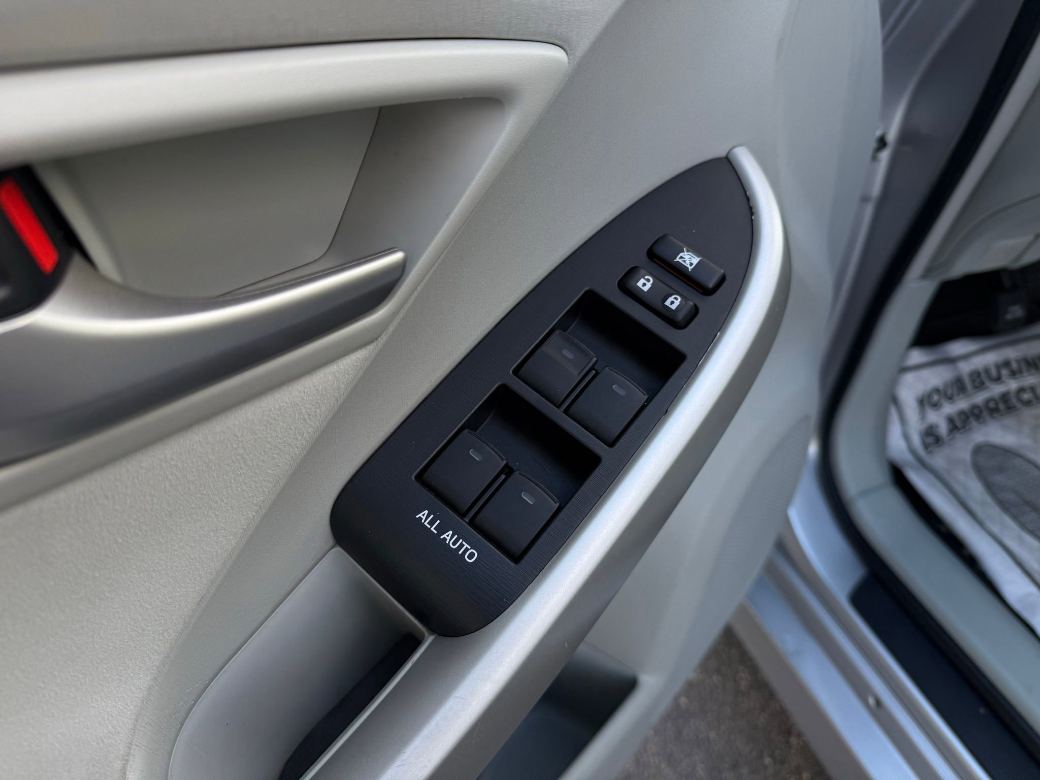 Used 2012 Toyota Prius Two image 39