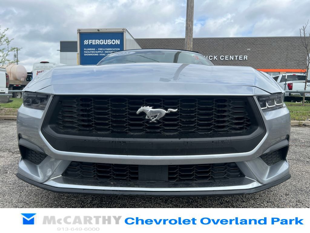 Used 2025 Ford Mustang Premium image 8