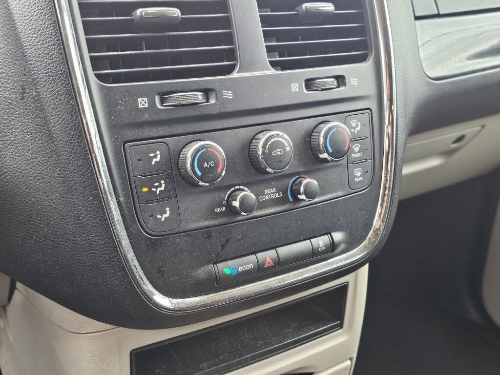 Used 2012 Dodge Grand Caravan SE FWD image 32