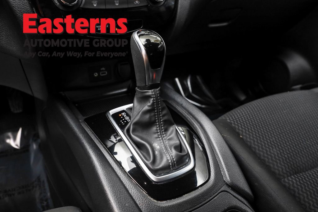 Used 2020 Nissan Rogue Sport S image 13