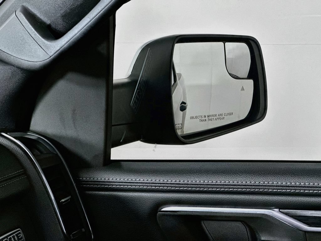 Used 2024 RAM 1500 Laramie AWD/4WD image 29