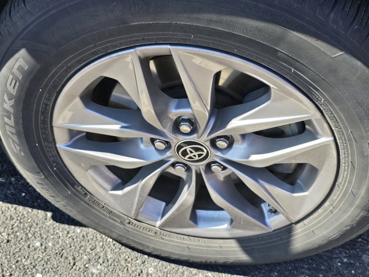 Used 2022 Toyota Sienna XLE image 10