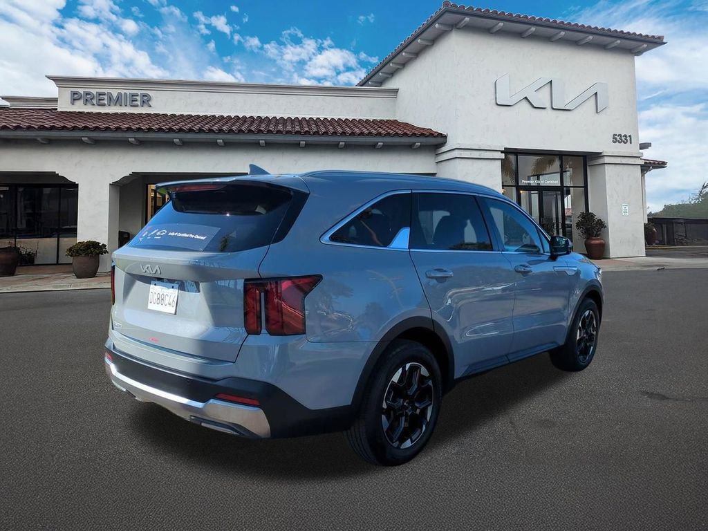 Certified 2025 Kia Sorento S image 8