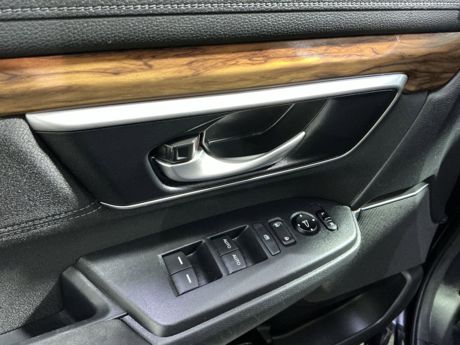 Used 2018 Honda CR-V EX image 23