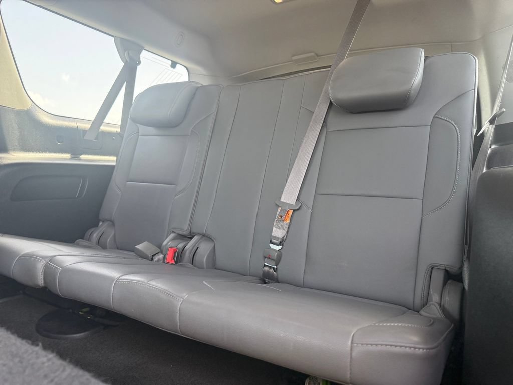 Used 2016 Chevrolet Suburban LT w/ Luxury Package RWD image 21