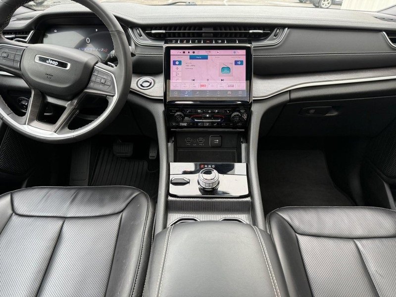 Used 2024 Jeep Grand Cherokee L Limited w/ Luxury Tech Group II image 11