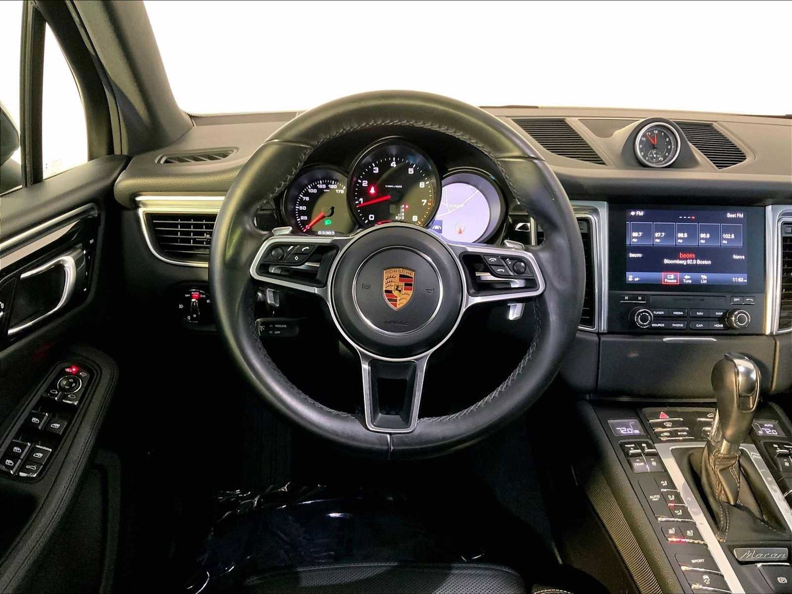 Certified 2018 Porsche Macan AWD/4WD image 15