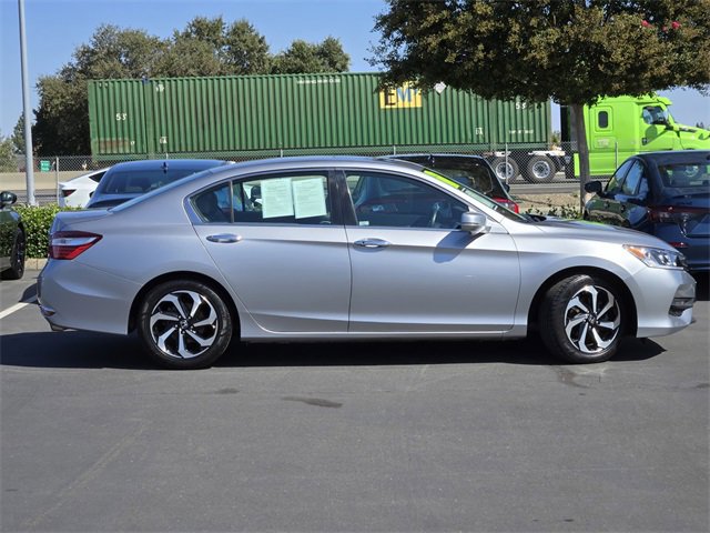 Used 2017 Honda Accord EX-L image 3