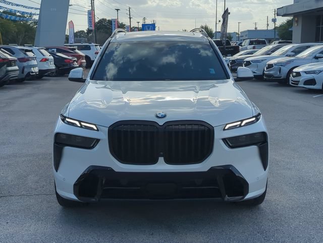 Used 2024 BMW X7 xDrive40i w/ M Sport Package AWD/4WD image 9