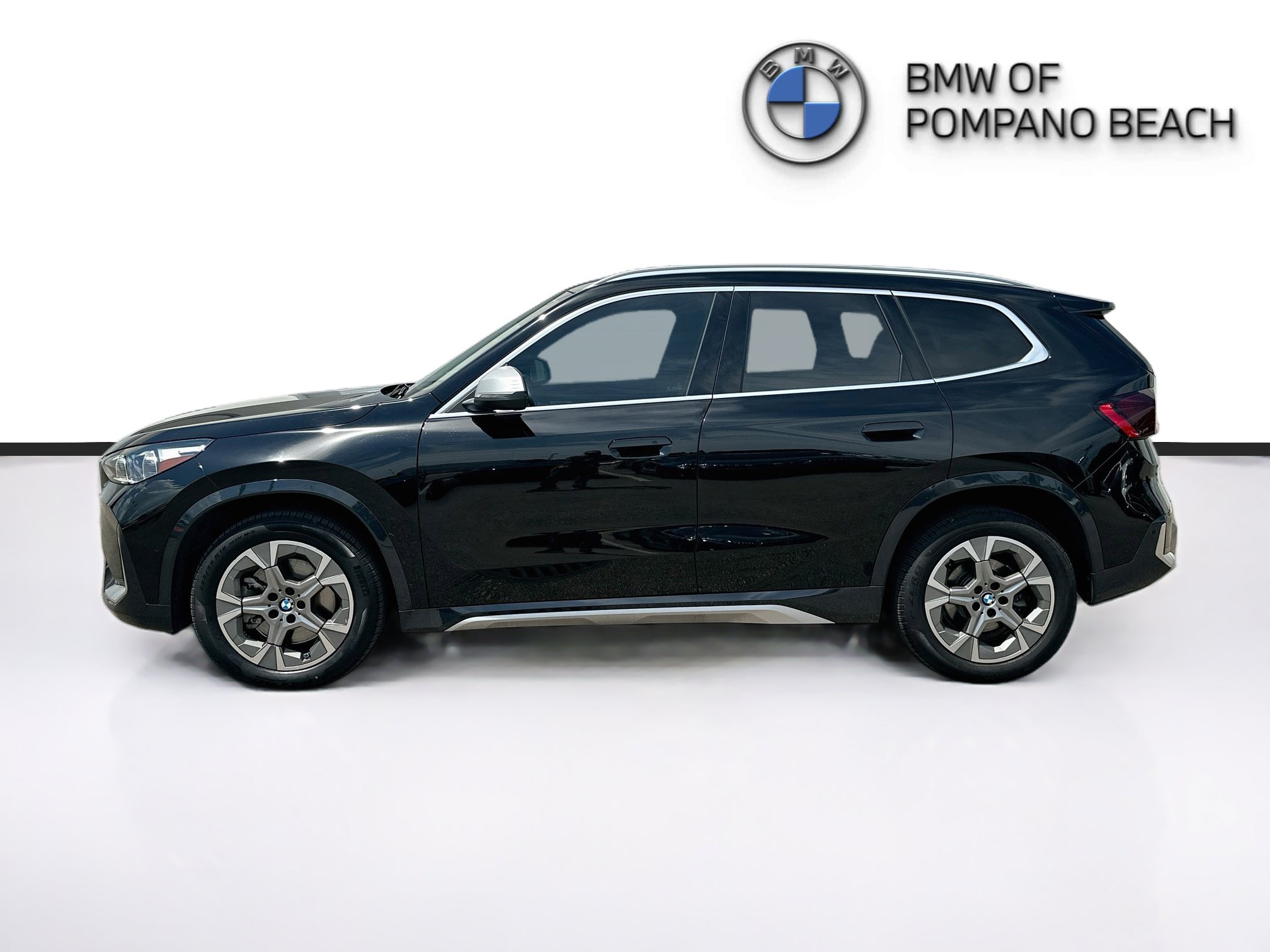 Used 2024 BMW X1 xDrive28i w/ Convenience Package AWD/4WD image 4