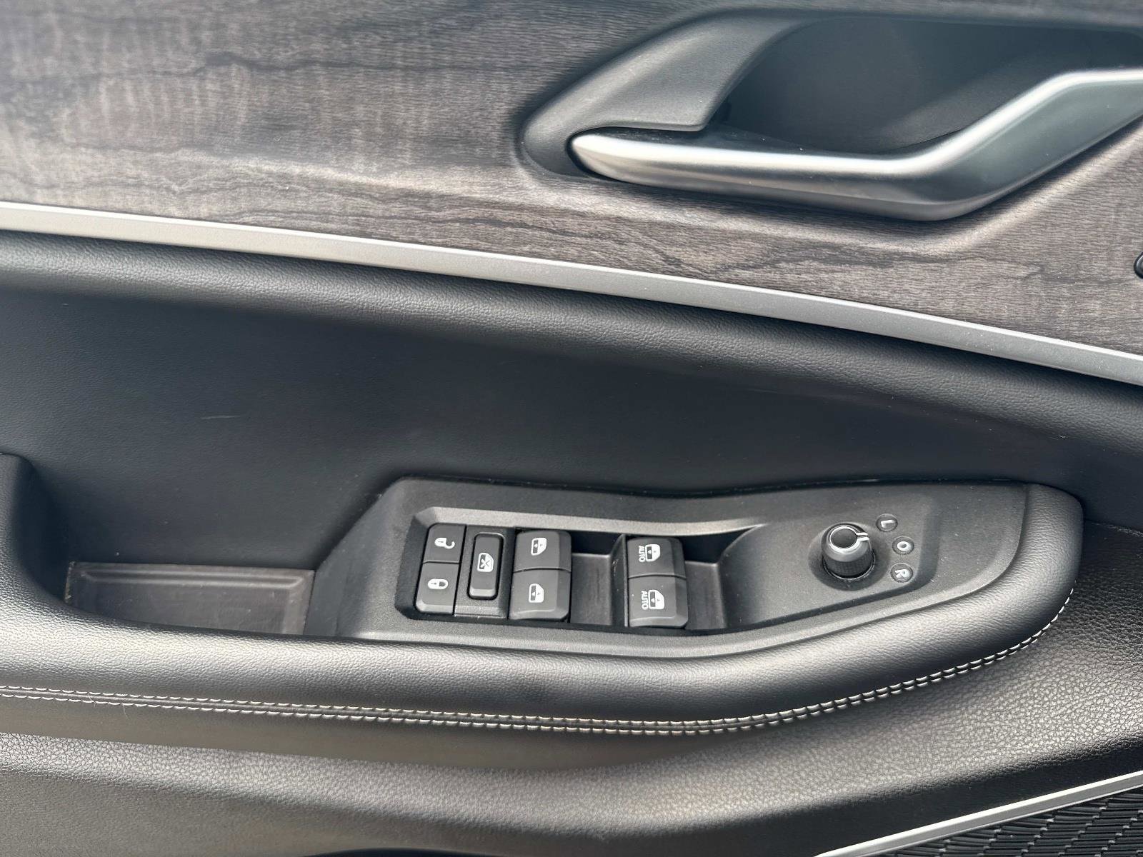 Used 2023 Jeep Grand Cherokee 4WD 4xe image 21