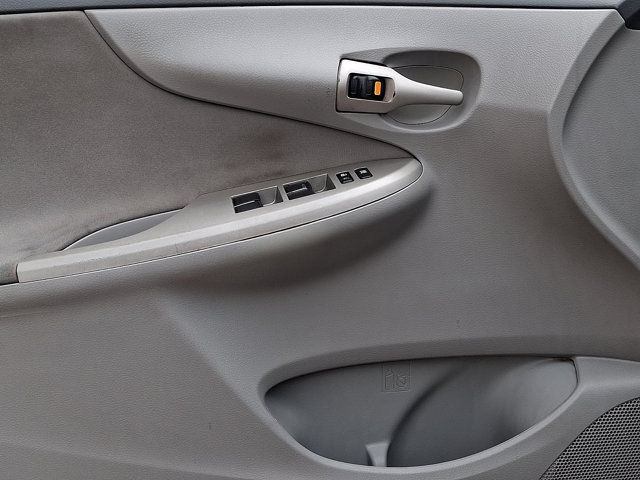 Used 2010 Toyota Corolla LE FWD image 12