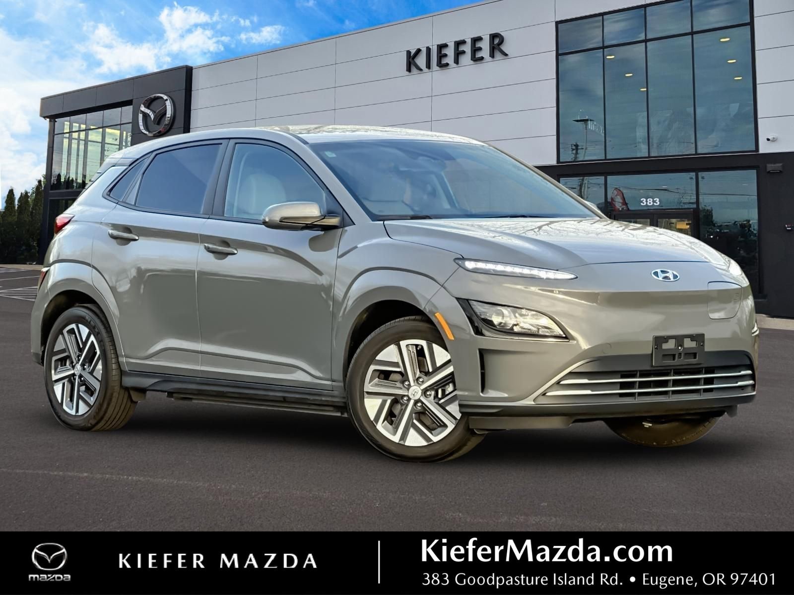 Used 2023 Hyundai Kona SE image 1