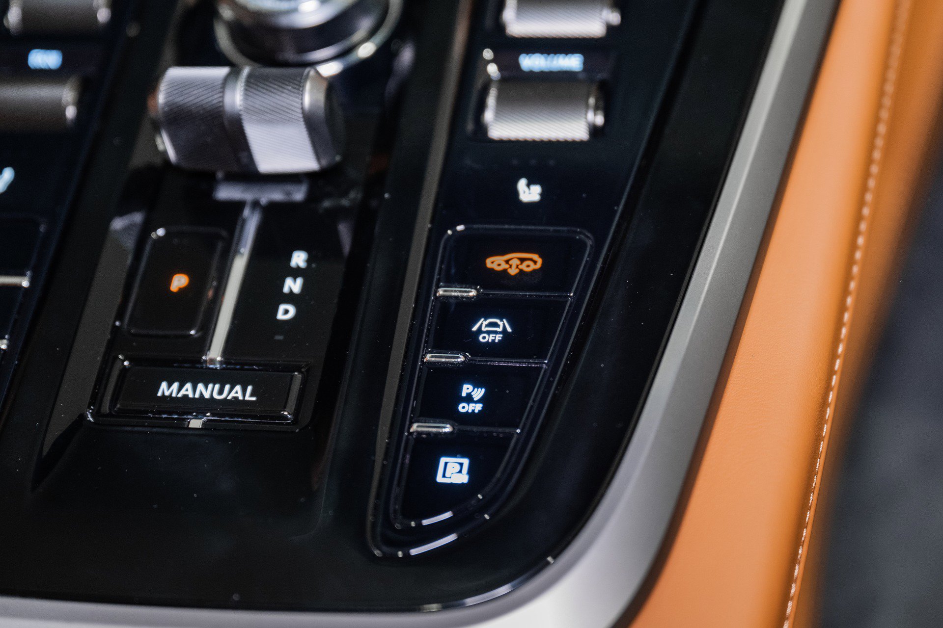 New 2026 Aston Martin DBX S image 41