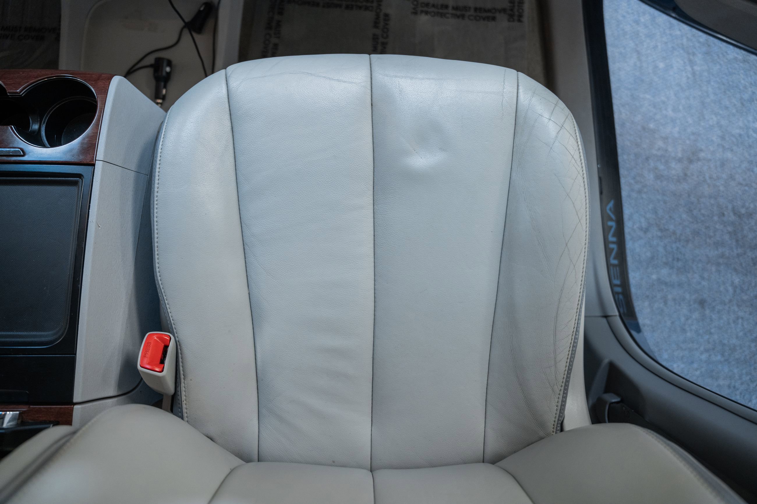 Used 2014 Toyota Sienna Limited image 38