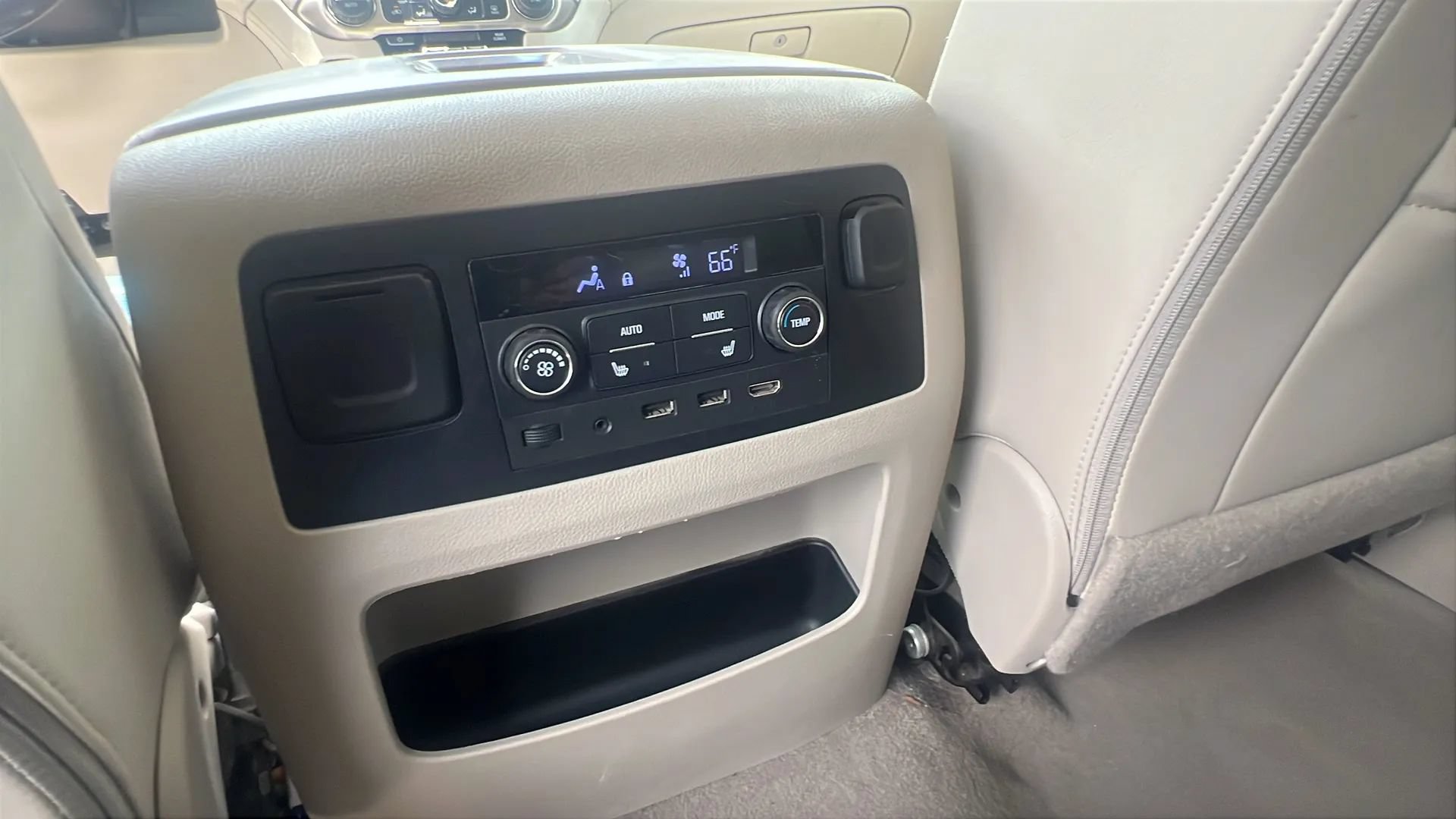 Used 2019 GMC Yukon XL Denali w/ Open Road Package AWD/4WD image 27