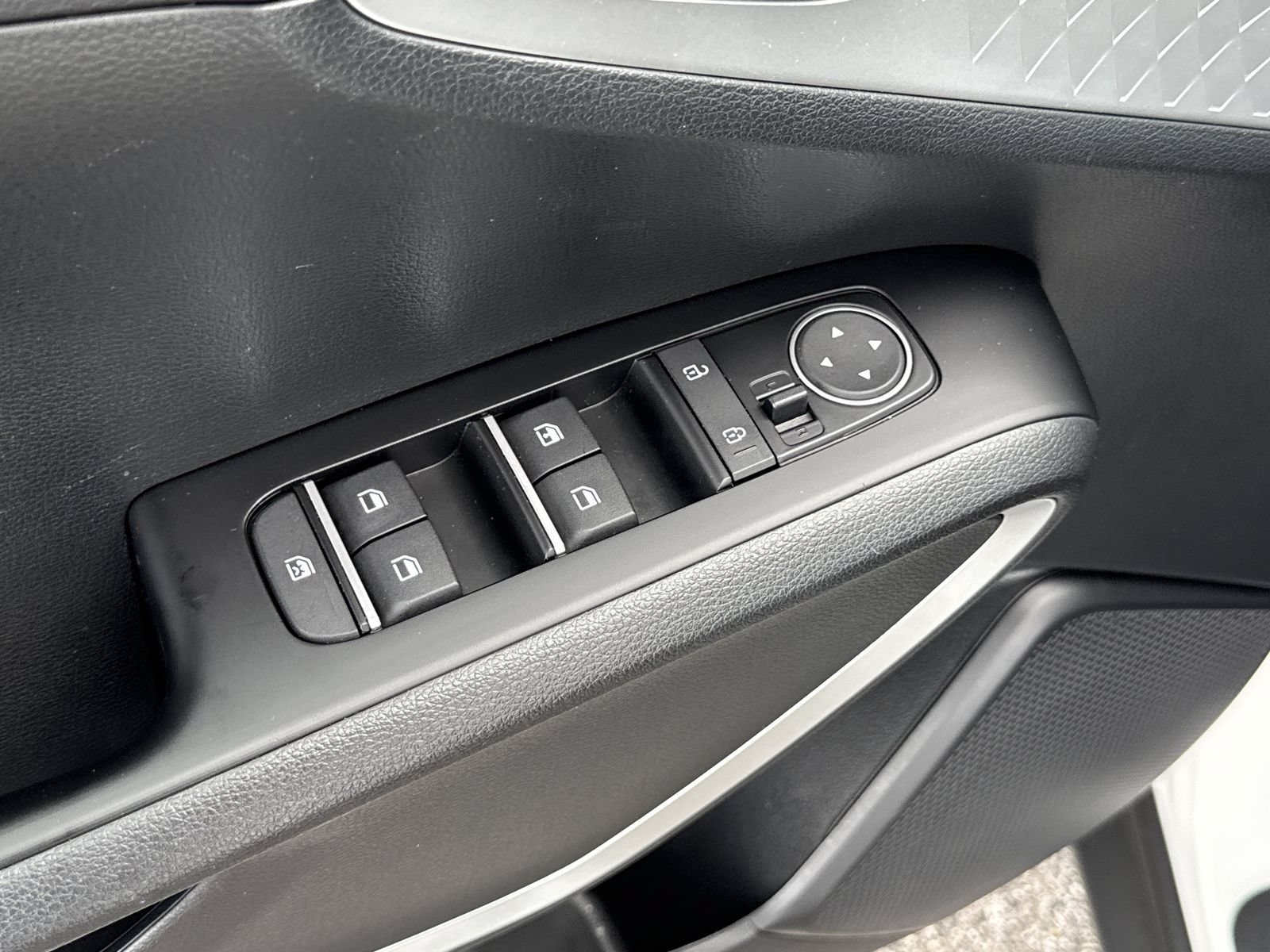 Used 2023 Kia Soul LX w/ LX Technology Package FWD image 13