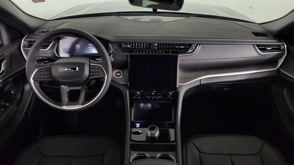 New 2025 Jeep Grand Cherokee Limited image 36