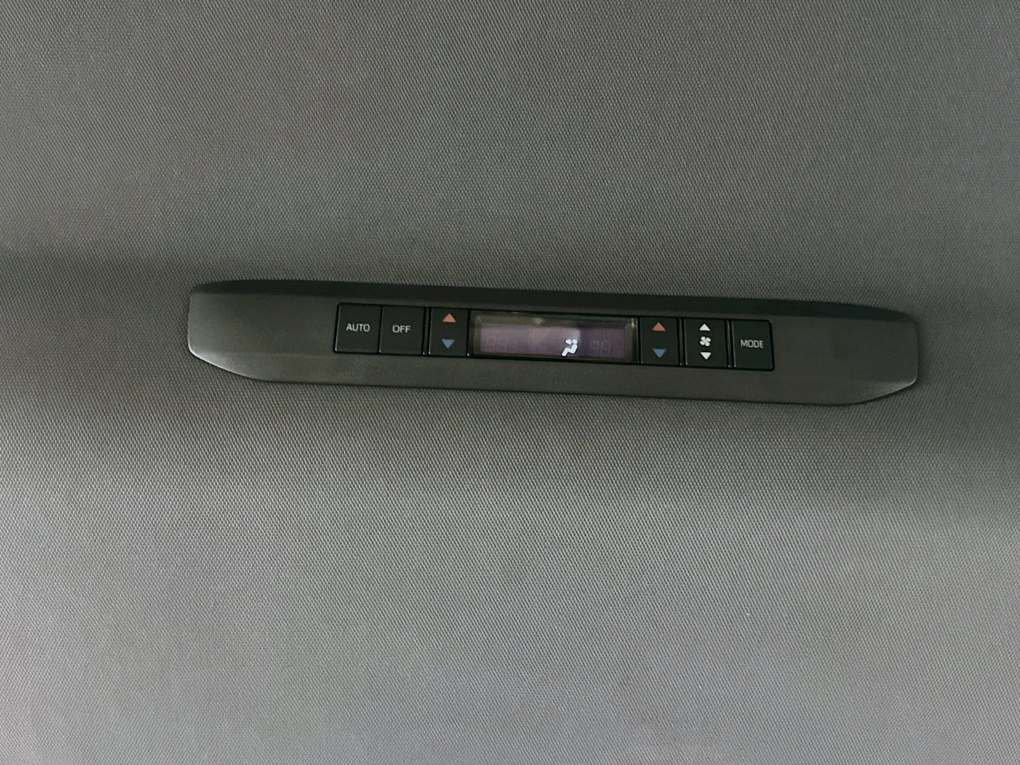 Used 2023 Toyota Sienna XLE FWD image 27