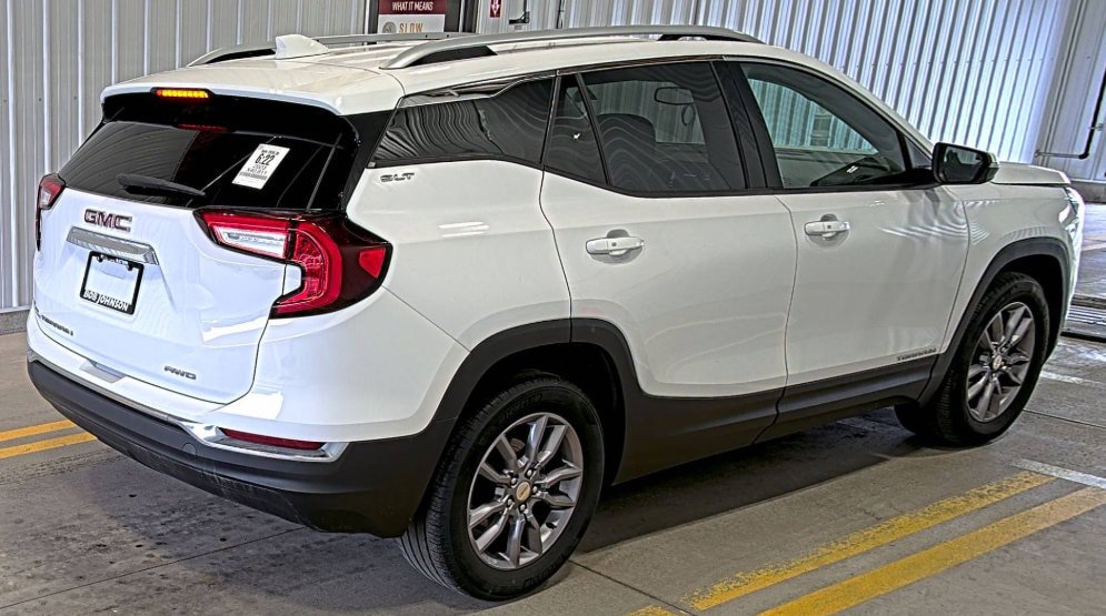 Used 2023 GMC Terrain SLT w/ LPO, Floor Liner Package AWD/4WD image 2