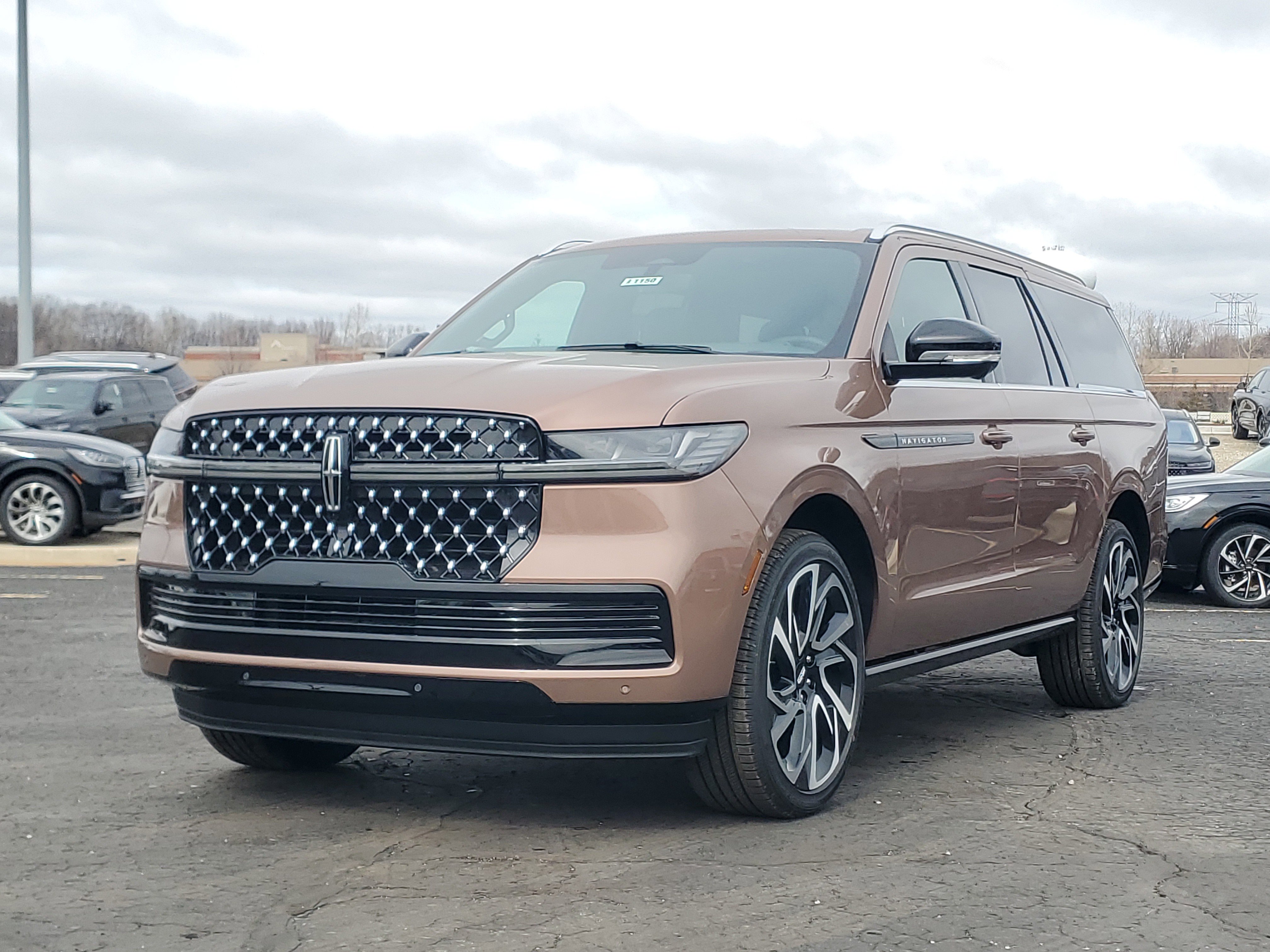 New 2026 Lincoln Navigator L Black Label AWD/4WD image 2