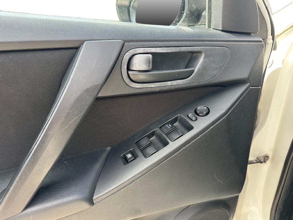 Used 2010 MAZDA MAZDA3 i Sport FWD image 10