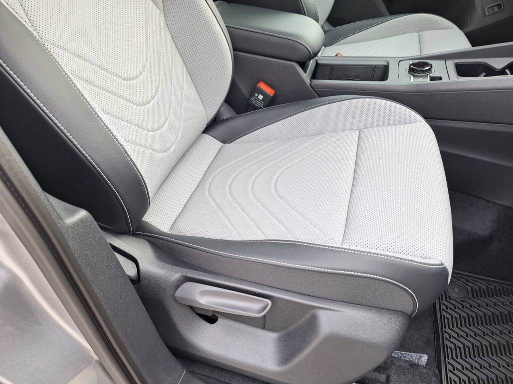 New 2026 Volkswagen Tiguan SE image 27