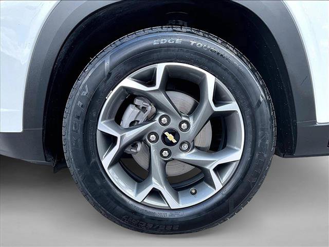 Used 2025 Chevrolet Trax LT FWD image 10