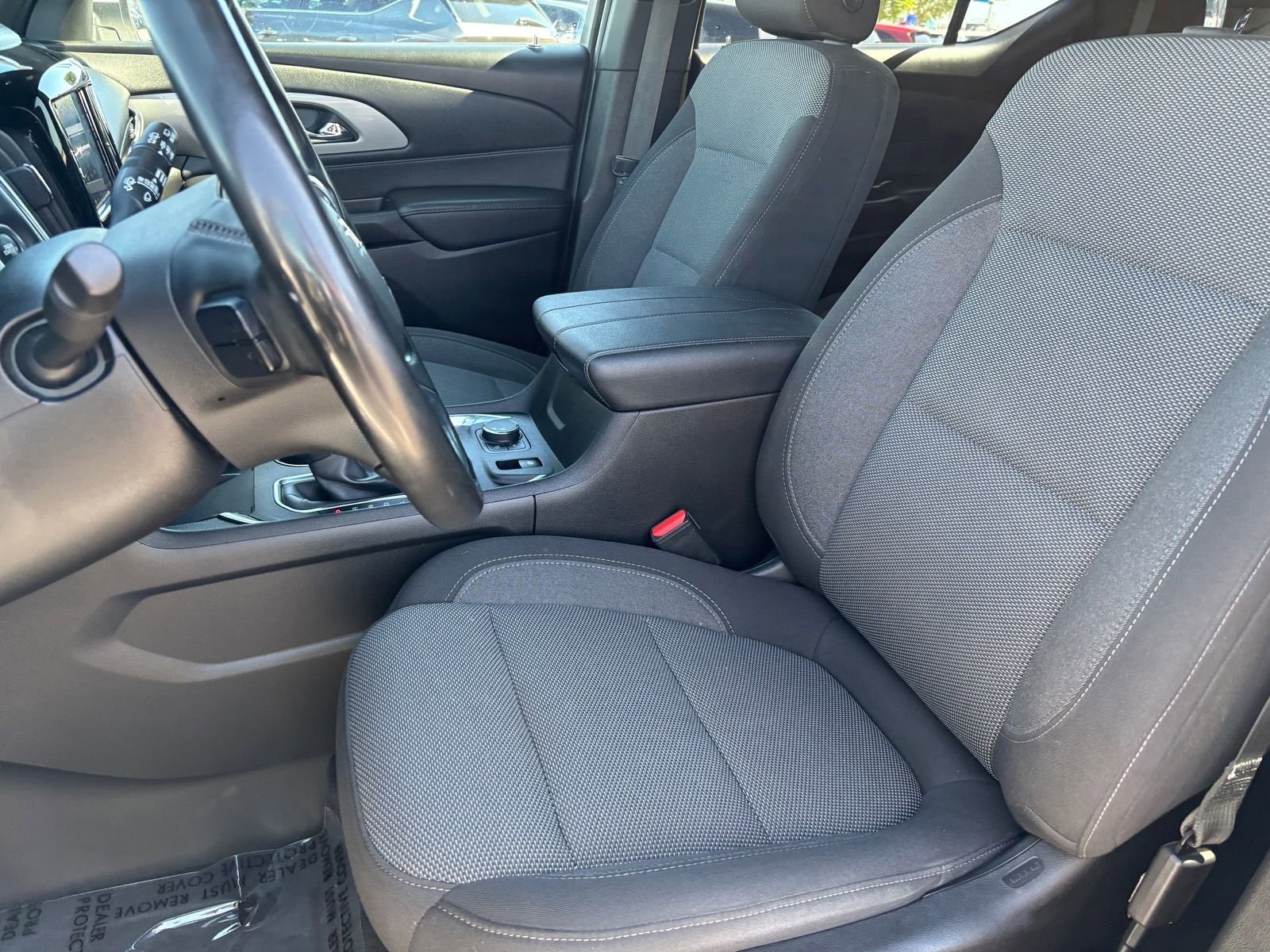 Used 2023 Chevrolet Traverse LT image 23