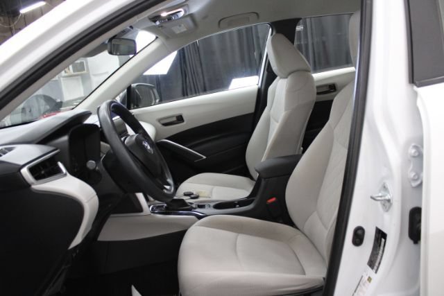 Used 2023 Toyota Corolla Cross L FWD image 9