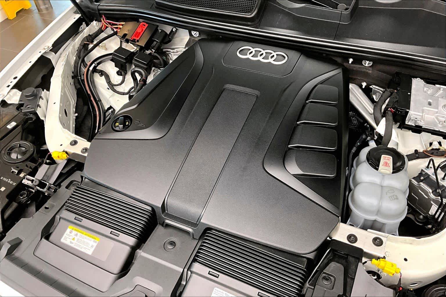 Used 2023 Audi Q7 2.0T Premium w/ Convenience Package AWD/4WD image 31