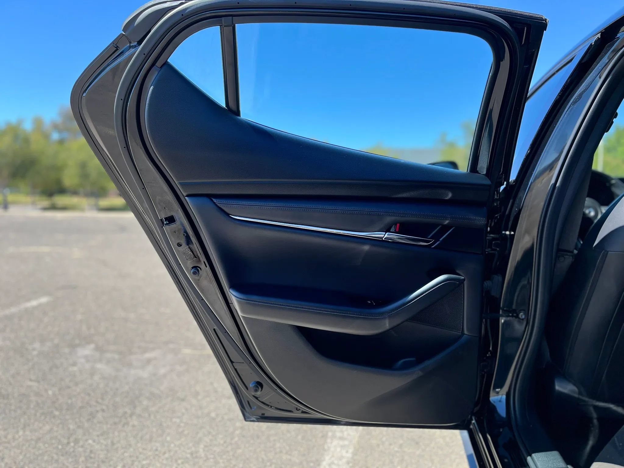Used 2022 MAZDA MAZDA3 s FWD image 12