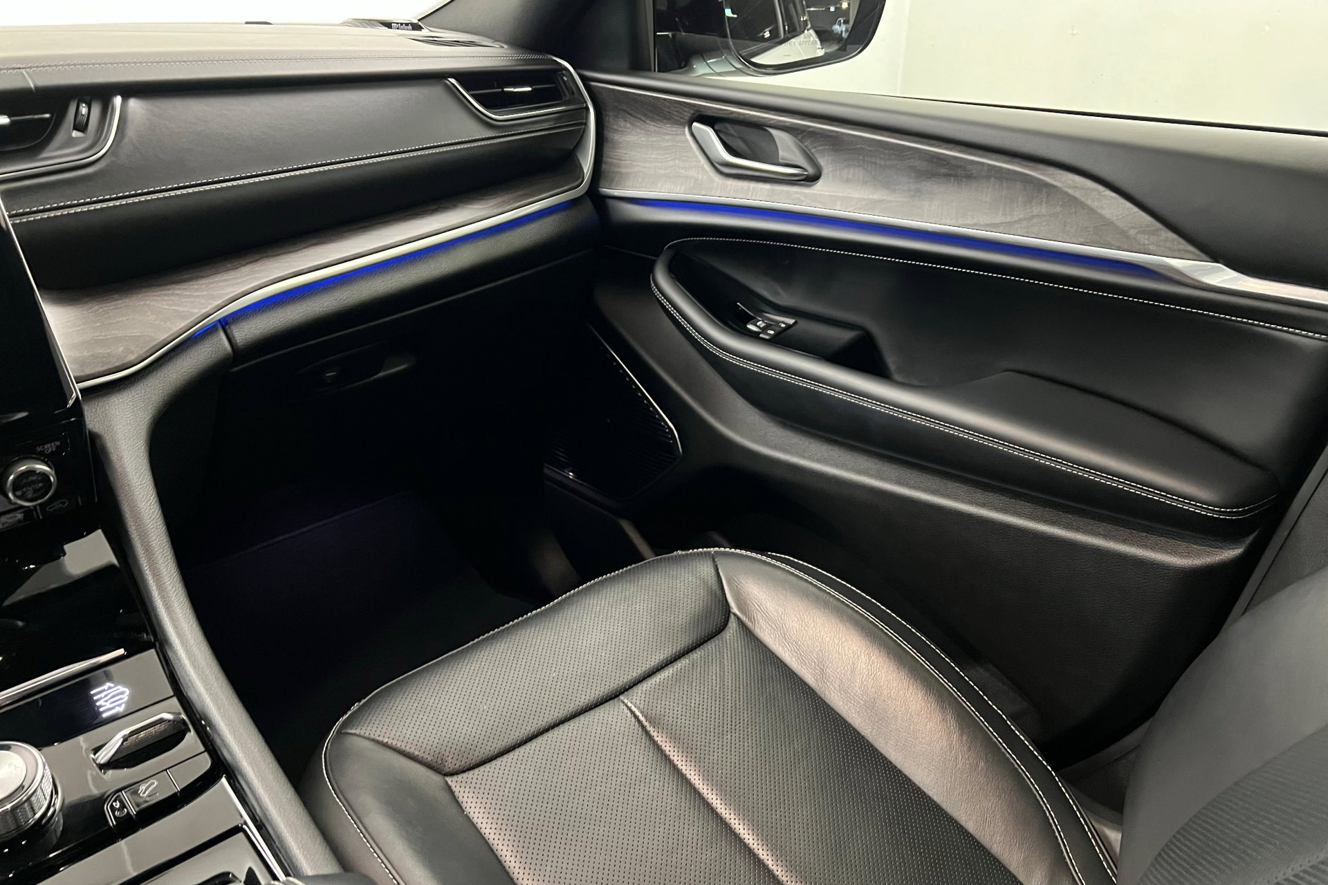 Certified 2022 Jeep Grand Cherokee Overland image 10